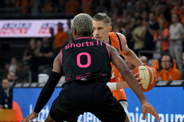 巴塞罗那近 巴塞罗那近