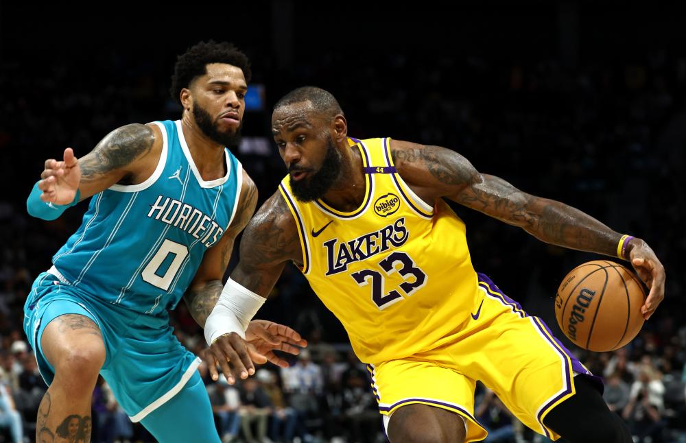 更是她爱国 更是她爱国